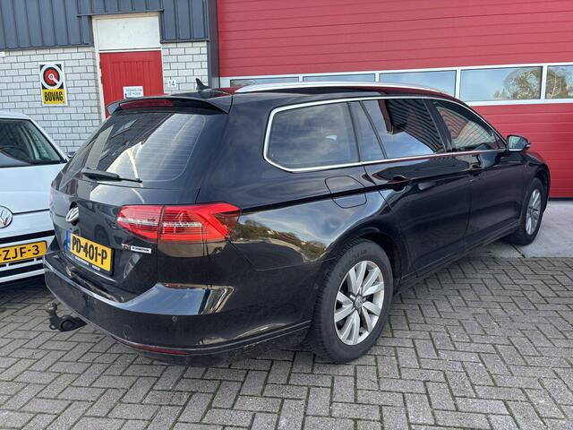 Volkswagen PASSAT Variant 1.6 TDI Connected Series TREKHAAK / FULL LED / CAMERA / CARPLAY / DAB+ / CRUISE / PDC / NL-AUTO