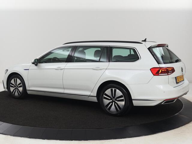 Volkswagen PASSAT 1.4 TSI PHEV GTE | Stoelverwarming | Massage | Camera | Adaptive cruise | Carplay | Matrix LED | Navigatie | Plug In