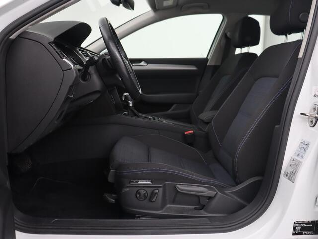 Volkswagen PASSAT 1.4 TSI PHEV GTE | Stoelverwarming | Massage | Camera | Adaptive cruise | Carplay | Matrix LED | Navigatie | Plug In