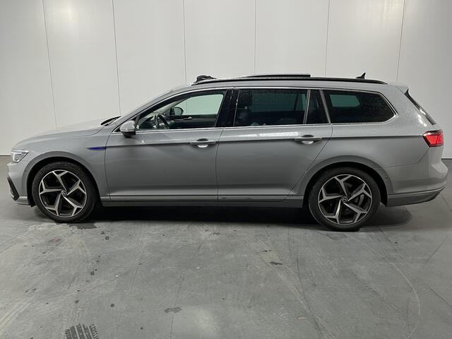 Volkswagen PASSAT Variant 1.4 TSI PHEV GTE Business / AUTOMAAT/ PANO/ LEDER/ ADAPT. CRUISE/ DIGITAL DASH/ APP-CONNECT/ NAVI/ PARK. SENSOREN + CAMERA/ CLIMA/ STOEL-STUUR VERWARM.