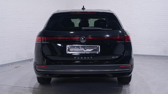 Volkswagen PASSAT Variant 1.5 eTSI Business Trekhaak IQ Drive Apple Carplay Winterpakket 360 Camera Akoestisch pakket