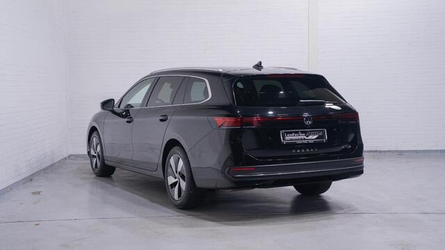 Volkswagen PASSAT Variant 1.5 eTSI Business Trekhaak IQ Drive Apple Carplay Winterpakket 360 Camera Akoestisch pakket