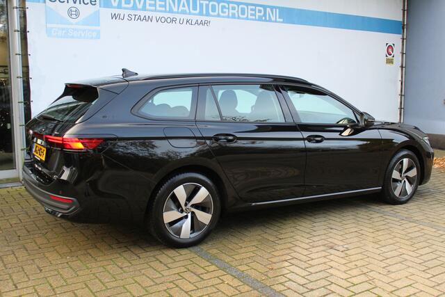 Volkswagen PASSAT Variant 1.5 eTSI 150 pk | Incl. 12 maanden Garantie | Stoel/stuur verwarming | Achteruitrijcamera | Adaptive cruise controle | Dodehoekdetectie | Parkeersensoren V+A | Navigatie | Apple CarPlay/Android Auto | Draadloze telefoonlader | Climate controle | L