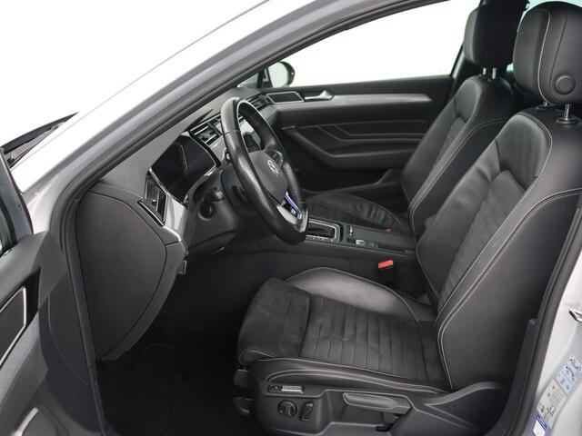 Volkswagen PASSAT 1.4 TSI PHEV GTE | Head-Up | Stoelverwarming | Trekhaak | Leder/Alcantara | Camera | Massage | Virtual Cockpit | Adaptive cruise | Matrix LED | Carplay | Side Assist | Navigatie | Plug In