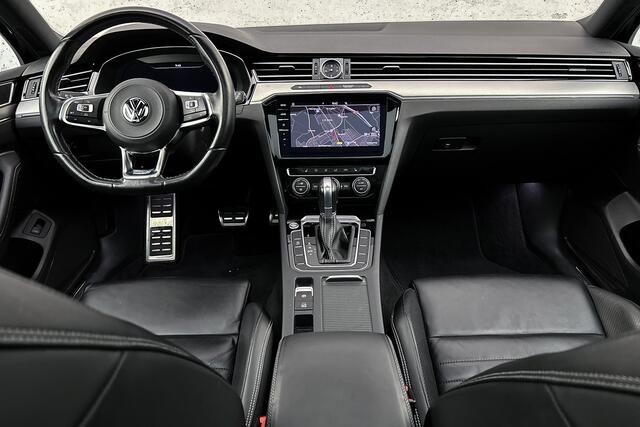 Volkswagen PASSAT Variant 1.4 TSI Highline Business R | Panoramadak | Stoelverwarming | Lederen bekleding | Trekhaak