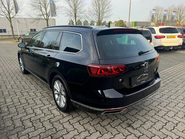 Volkswagen PASSAT Variant 1.4 TSI PHEV GTE Business pano, trekhaak, camera, stoelverw