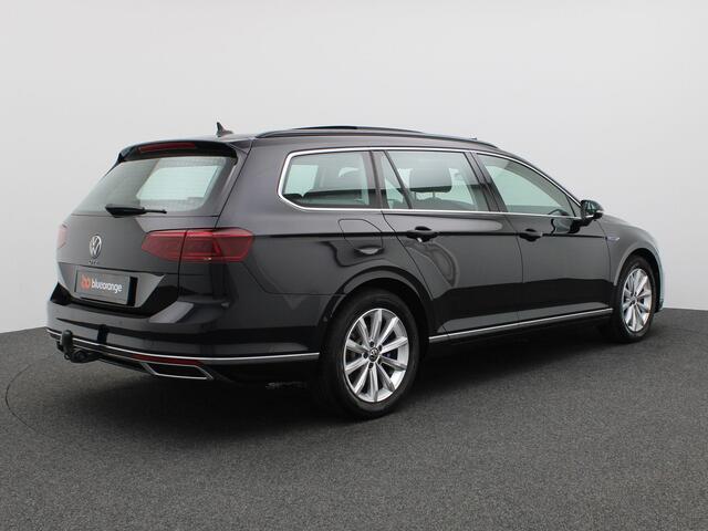 Volkswagen PASSAT Variant 1.4 TSI PHEV GTE Business 218PK DSG Pano-Schuifdak, Trekhaak, Adaptieve Cruise Control, Achteruitrijcamera, Keyless, Stoelverwarming voor + achter, Virtual Cockpit, Elektr. Achterklep, Stuurwielverwaming, 17" LM Velgen