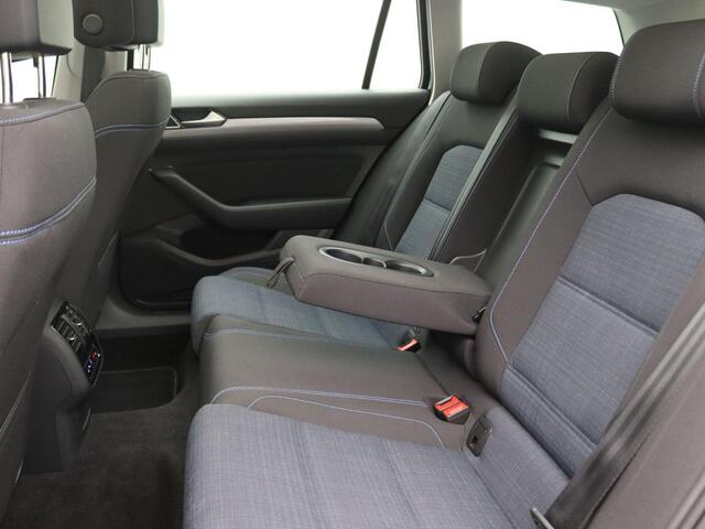 Volkswagen PASSAT Variant 1.4 TSI PHEV GTE Business 218PK DSG Pano-Schuifdak, Trekhaak, Adaptieve Cruise Control, Achteruitrijcamera, Keyless, Stoelverwarming voor + achter, Virtual Cockpit, Elektr. Achterklep, Stuurwielverwaming, 17" LM Velgen