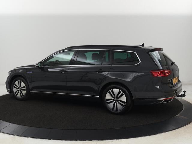 Volkswagen PASSAT 1.4 TSI PHEV GTE | Trekhaak | Stoelverwarming | Massage | Camera | Carplay | Adaptive cruise | Side Assist | Matrix LED | Navigatie | Parkeerhulp | Plug In