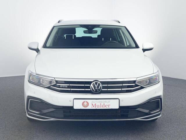 Volkswagen PASSAT 1.4 TSI PHEV GTE Business | Matrix IQ | Zwenkhaak | Carplay | 18inch |