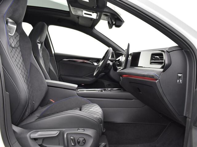 Volkswagen PASSAT Variant 1.5 eTSI 150pk DSG R-Line-Edition · Assistance pakket · Black style pakket · Comfort pakket · Panoramisch dakraam · PRIJS is INCL inruilbonus · MEGA Sale