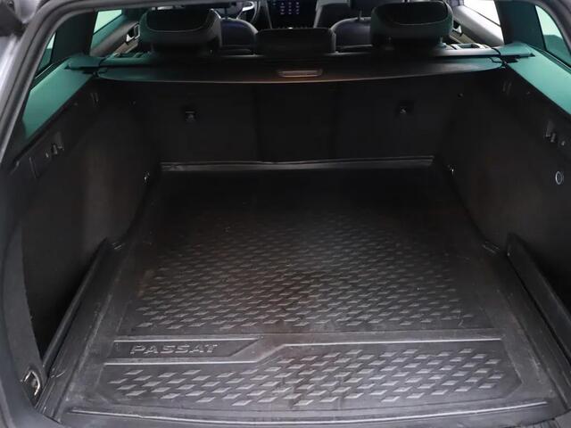 Volkswagen PASSAT Variant 1.5 TSI R-Line Business + | Clima | Winterpakket | 01-2022 104.241 KM