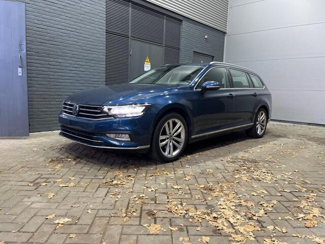 Volkswagen PASSAT 1.5 TSI Elegance | ACC | Stoelverwarming | Camera | Keyless | Elektrische Achterklep