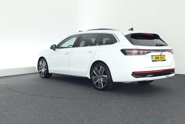 Volkswagen PASSAT Variant 1.5 eTSI 150pk DSG R-Line Edition Camera Keyless Virtual Cockpit Massage Matrix Led Panoramadak