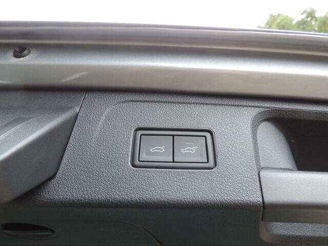 Volkswagen PASSAT Variant 1.4 TSI PHEV GTE Business - Pano | 360 Camera | Massage | Elektr. klep | ACC | CarPlay | Dodehoek