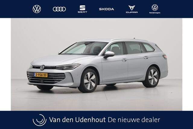 Volkswagen PASSAT Variant 1.5 eTSI 150pk DSG Business Trekhaak Stoel/Stuurverwarming Navigatie Camera Side Assist 142