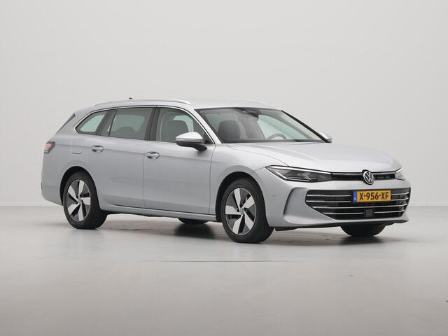 Volkswagen PASSAT Variant 1.5 eTSI 150pk DSG Business Trekhaak Stoel/Stuurverwarming Navigatie Camera Side Assist 142