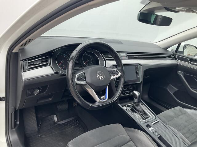 Volkswagen PASSAT Variant 1.4 TSI PHEV GTE Pano.dak Trekhaak Adap.cruise Stoel.stuurverw.