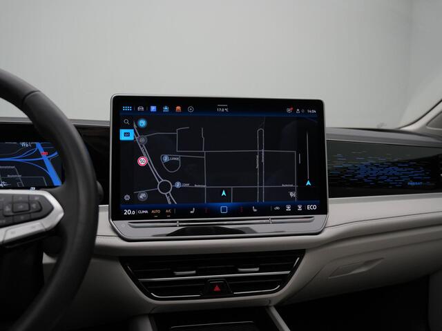 Volkswagen PASSAT Variant 1.5 eHybrid 204 pk DSG Elegance Business | Panoramadak | Trekhaak | Adaptief onderstel | Leder/alcantara | 360 camera | Head-up display