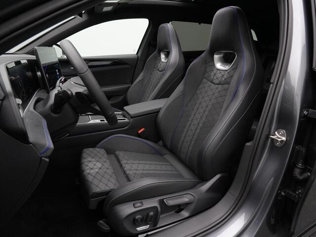 Volkswagen PASSAT Variant 1.5 eHybrid 272 pk DSG R-Line Edition | Panoramadak | Trekhaak | Adaptief onderstel | Head-up display | Rondomzicht camera | Harman/Kardon | IQ Light