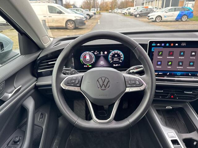 Volkswagen PASSAT Variant 1.5 eHybrid Business | Trekhaak | ACC | HUD | Stoelverwarming |