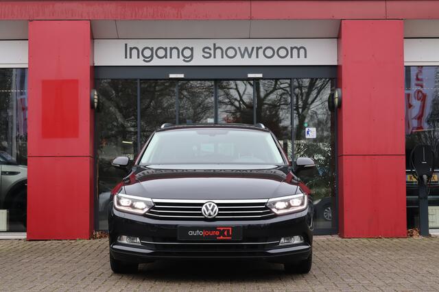 Volkswagen PASSAT Variant 1.5 TSI Comfortline Business | Origineel NL | Trekhaak | ACC | Navigatie | PDC | Rijklaar! |