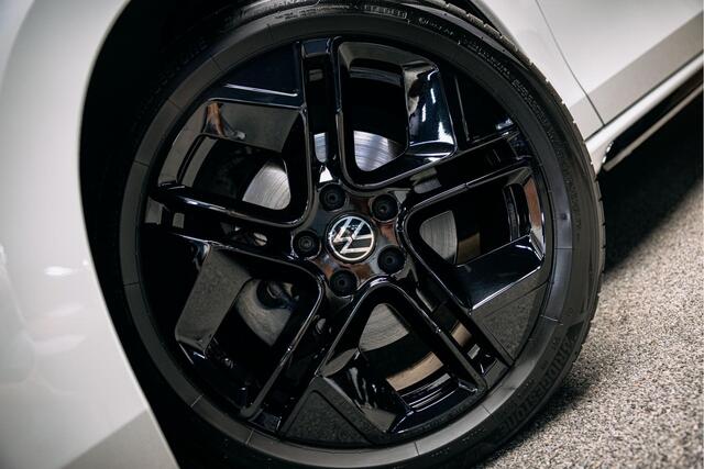 Volkswagen PASSAT R-Line Diesel | Trekhaak | Pano | Head-up | Stoelmassage |