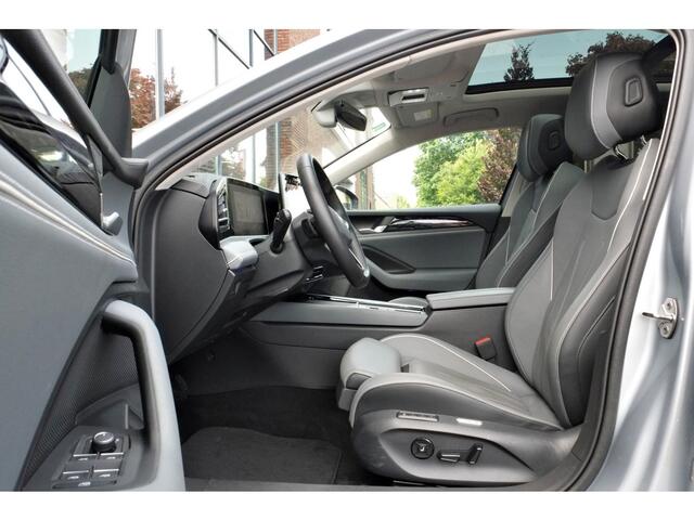 Volkswagen PASSAT Variant 1.5 eHybrid Elegance Business Trekhaak, Panoramadak, Ach