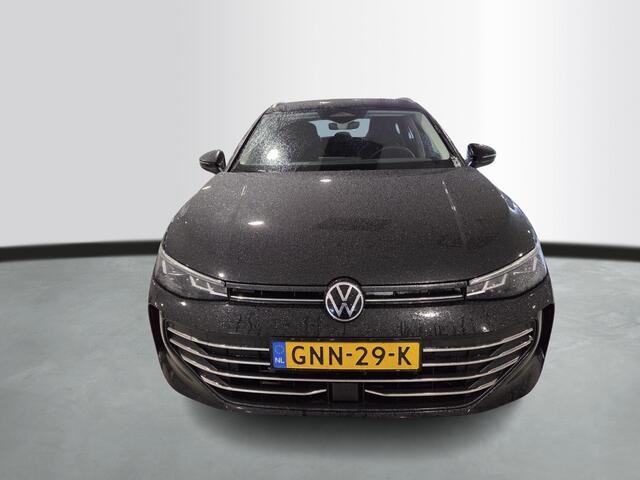 Volkswagen PASSAT Variant 1.5 eHybrid Business | Design Pakket | Trekhaak | Interieur Pakket |