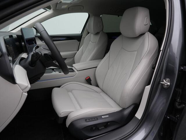 Volkswagen PASSAT Variant 1.5 eHybrid 272 pk Elegance Business | Trekhaak | Leder | Geheugen-/massagestoelen | Head-up display | Stoelventilatie | IQ Light