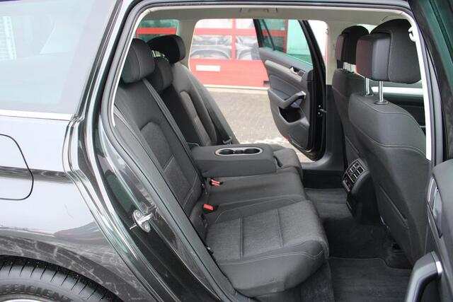 Volkswagen PASSAT Variant 1.5 TSI Comf. Premium Trekhaak/Camera/Adaptive/Virtual