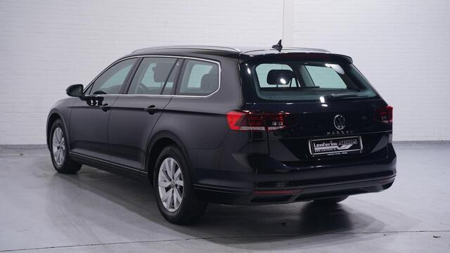 Volkswagen PASSAT Variant 1.5 TSI Business Wegklapbare trekhaak Navi Camera Apple Carplay Voorruitverwarming Virtual cockpit NAP Led koplampen Rijklaar!