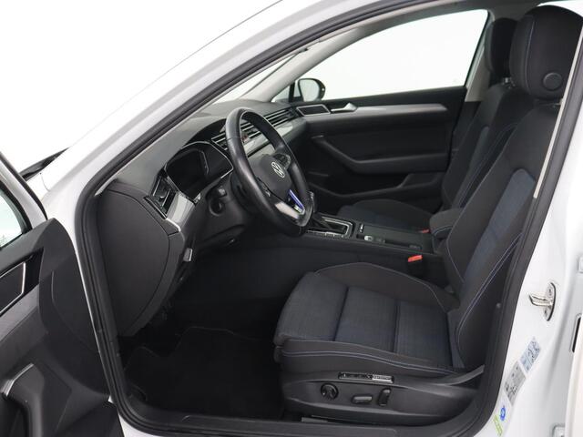 Volkswagen PASSAT 1.4 TSI PHEV GTE | Stoelverwarming | Virtual Cockpit | Adaptive cruise | Massage | Matrix LED | Camera | Memory | Carplay | Navigatie | Plug In