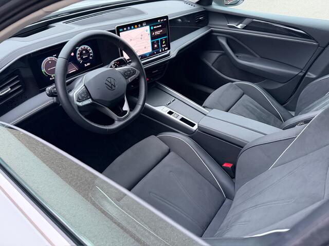 Volkswagen PASSAT Variant 1.5 eHybrid Business | Dode hoek | Camera | Trekhaak | Head-up | Rijklaar incl. 1 jaar Bovag garantie