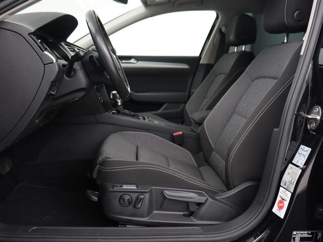 Volkswagen PASSAT 1.4 TSI PHEV GTE | Trekhaak | Stoelverwarming | Camera | Adaptive cruise | Carplay | Matrix LED | Navigatie | Massage | Climate control | Bluetooth | Plug In