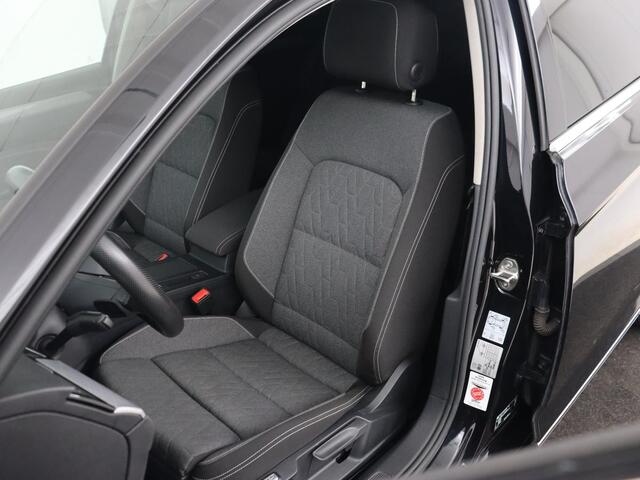 Volkswagen PASSAT 1.4 TSI PHEV GTE | Trekhaak | Stoelverwarming | Camera | Adaptive cruise | Carplay | Matrix LED | Navigatie | Massage | Climate control | Bluetooth | Plug In