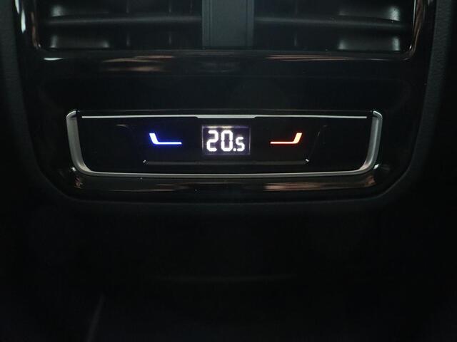 Volkswagen PASSAT 1.4 TSI PHEV GTE | Trekhaak | Stoelverwarming | Camera | Adaptive cruise | Carplay | Matrix LED | Navigatie | Massage | Climate control | Bluetooth | Plug In