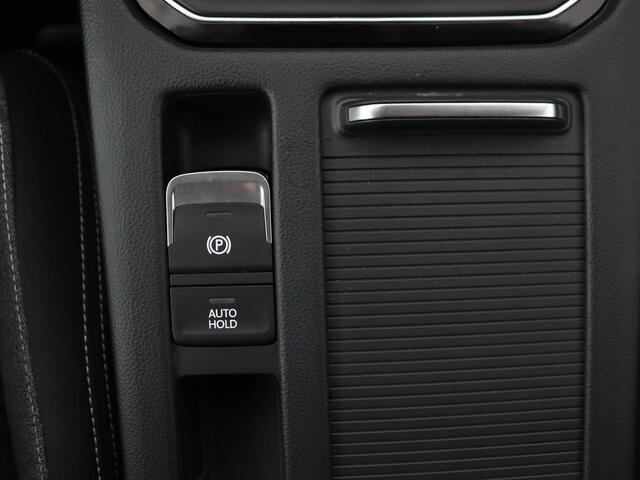 Volkswagen PASSAT 1.4 TSI PHEV GTE | Trekhaak | Stoelverwarming | Camera | Adaptive cruise | Carplay | Matrix LED | Navigatie | Massage | Climate control | Bluetooth | Plug In