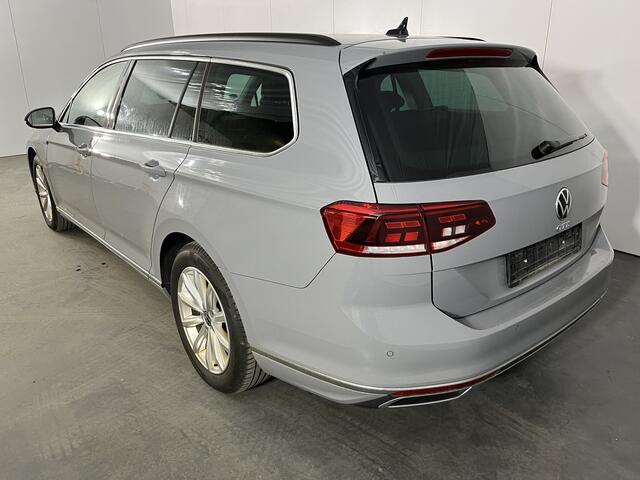 Volkswagen PASSAT Variant 1.4 TSI PHEV GTE Business / AUTOMAAT/ PARK.SENSOREN V+A/ CAMERA/ APP-CONNECT/ STOEL VERWARMING/ ACC/ NAVI/ DAB/ CLIMA/ LANE-ASSIST/ ISOFIX/ 17'' LMV
