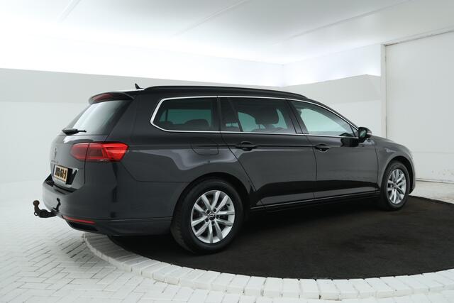 Volkswagen PASSAT Variant 1.5 TSI Elegance Business R Trekhaak, Navigatie, Stoelverwarming!