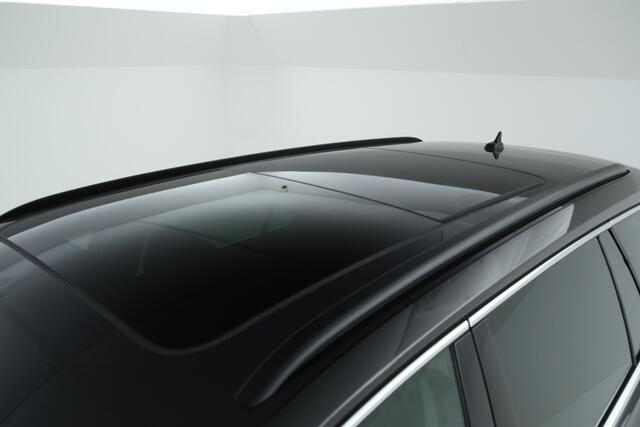 Volkswagen PASSAT Variant 1.5 TSI Elegance Business R Trekhaak, Navigatie, Stoelverwarming!