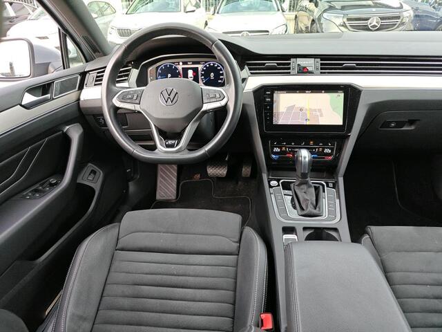 Volkswagen PASSAT Variant 1.5 TSI 150pk R-Line Business Plus DSG Automaat Camera / R-Line / Navigatie / Clima / El. A-Klep / Parkeersensoren / Stoelverwarming