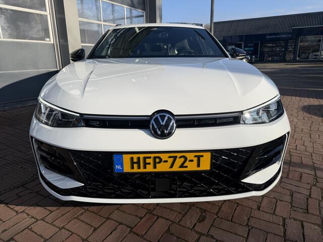 Volkswagen PASSAT Variant 1.5 eHybrid R-Line Edition | 272 Pk AutomaatMatrix LED | Panoramadak | Head-Up | Black Style | Trekhaak | 18" | 40.050 Km!!