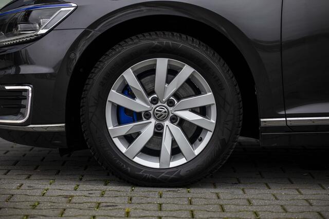 Volkswagen PASSAT Variant 1.4 TSI GTE Highline | Pano | Trekhaak | Stoelverwar.