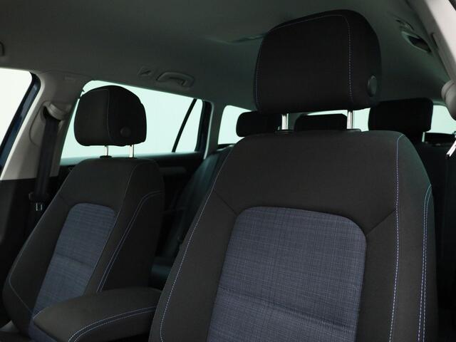 Volkswagen PASSAT Variant 1.4TSI 160kW/218PK PHEV GTE Business · Navigatie · Apple/Android Car Play · Camera + Parkeersensoren