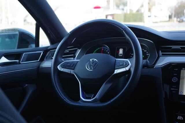 Volkswagen PASSAT Variant 1.4 TSI PHEV GTE 218 PK BNS, Panoramadak, Matrix-LED, Winterpakket, Keyless, Camera