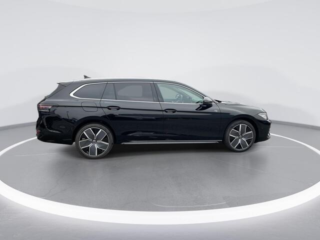 Volkswagen PASSAT Variant R-Line Edition 1.5 eHybrid 204 pk 6 versn. DSG · Multimedia pakket plus · High-end geluidsysteem 'Harman Kardon' · Prijs incl. inruilpremie · MEGA Sale