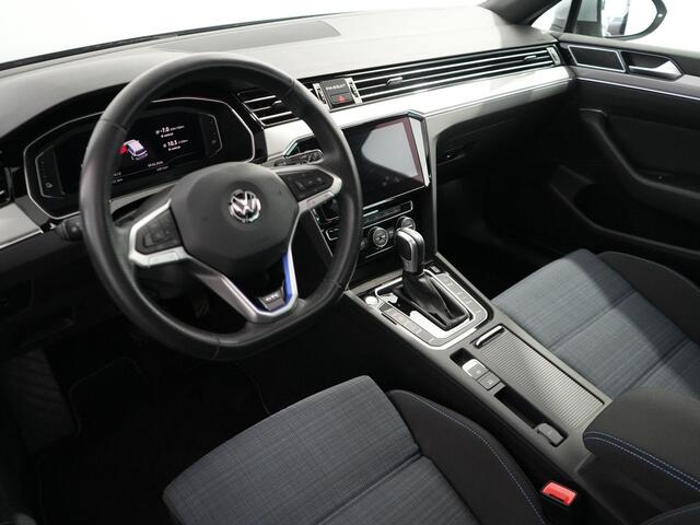 Volkswagen PASSAT Variant 1.4 TSI PHEV GTE Business | Pano | Carplay | Zwenkhaak | ACC | Stoelverwarming