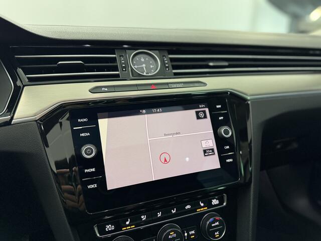 Volkswagen PASSAT Variant 1.4 TSI GTE / Pano / Winterpakket / Trekhaak