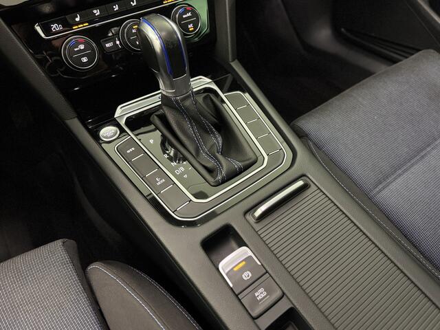 Volkswagen PASSAT Variant 1.4 TSI GTE / Pano / Winterpakket / Trekhaak